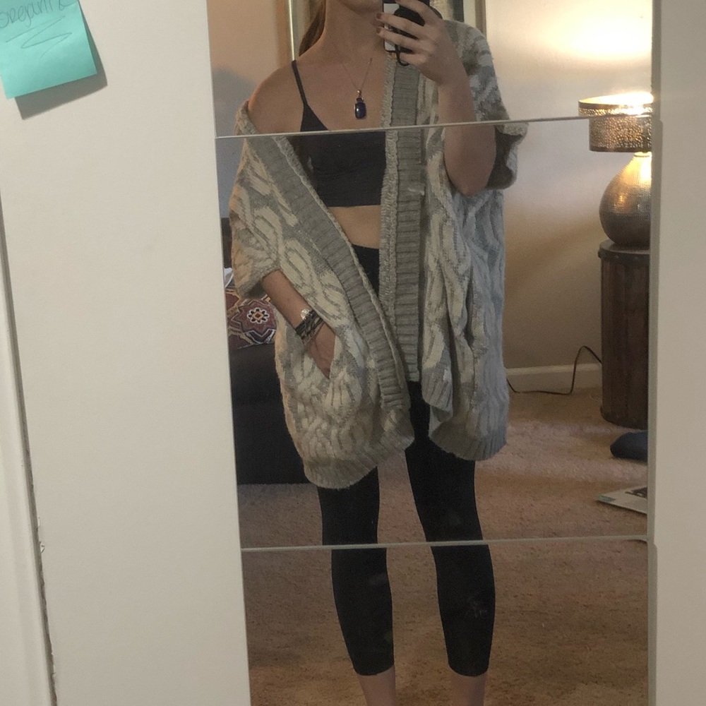 Knit Poncho WITH POCKETS!